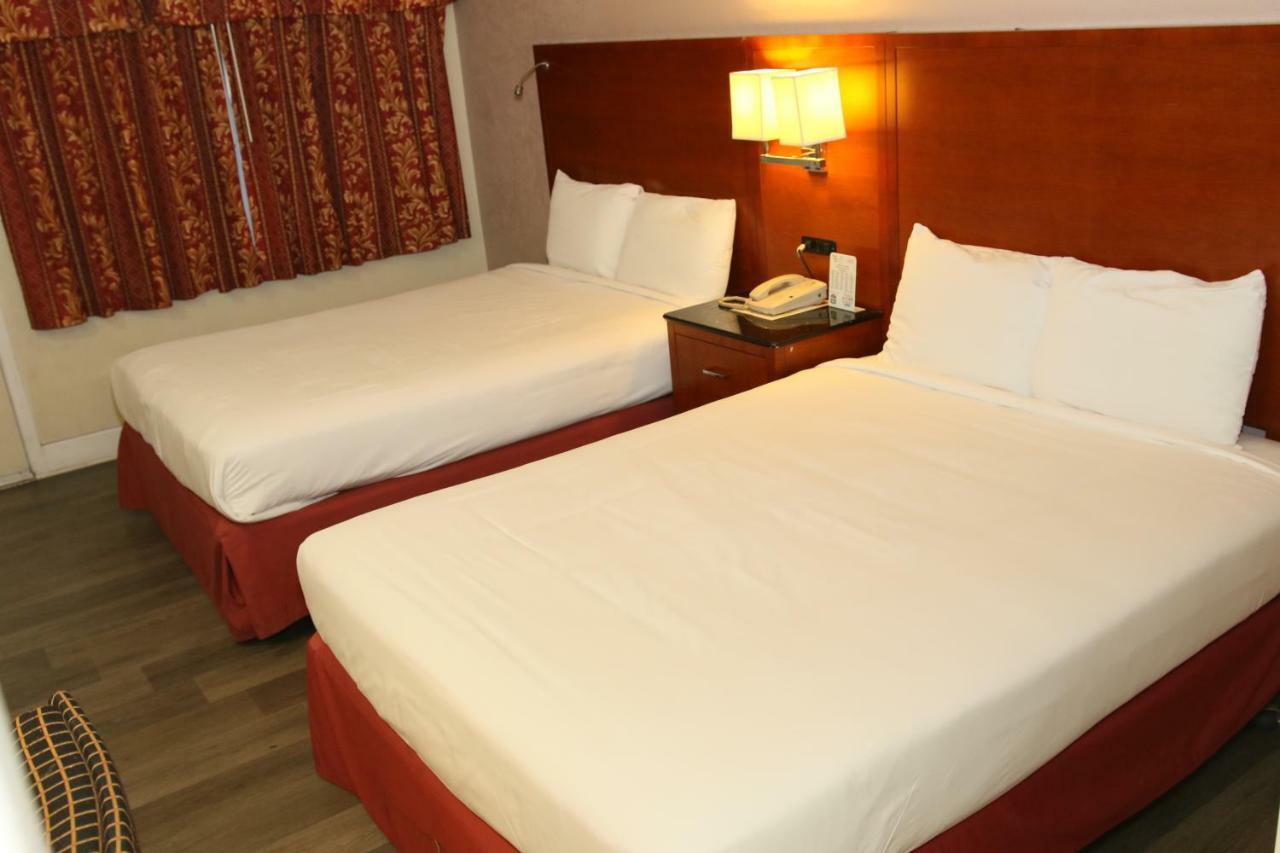Town And Country Inn Santa Maria  Eksteriør billede